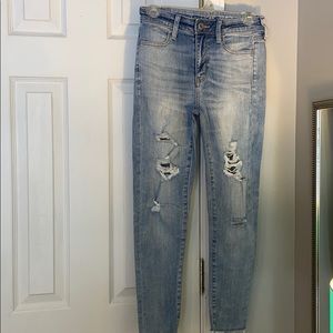 AE Light Wash Hi-Rise Jegging Crop